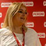 �Le bottiglie � sottolinea la direttrice dello stabilimento, Alba Corradini - dopo essere state lavate all�interno da una macchina rotante, vengono riempite di birra e poi sigillate e pastorizzate per garantirne la conservazione e sicurezza alimentare. Ne produciamo circa 50.000 all�ora�